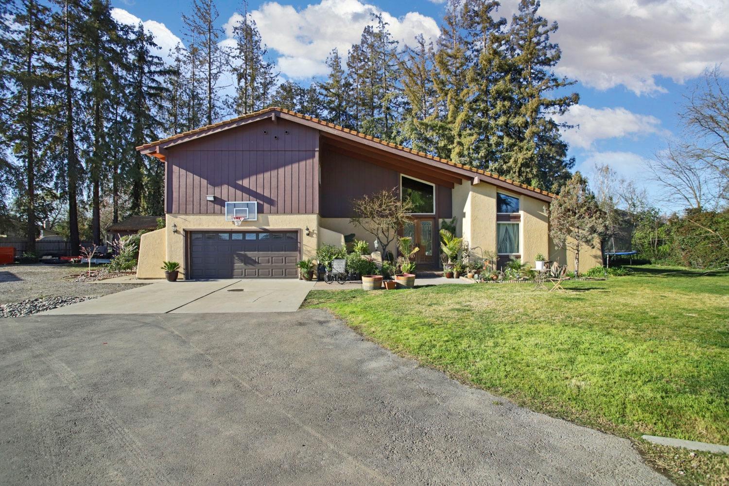 Detail Gallery Image 3 of 51 For 5830 E Ashley Ln, Stockton,  CA 95212 - 3 Beds | 3 Baths