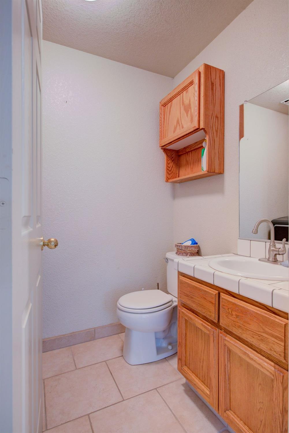 Detail Gallery Image 30 of 53 For 1922 Rainier Dr, Los Banos,  CA 93635 - 5 Beds | 2/1 Baths