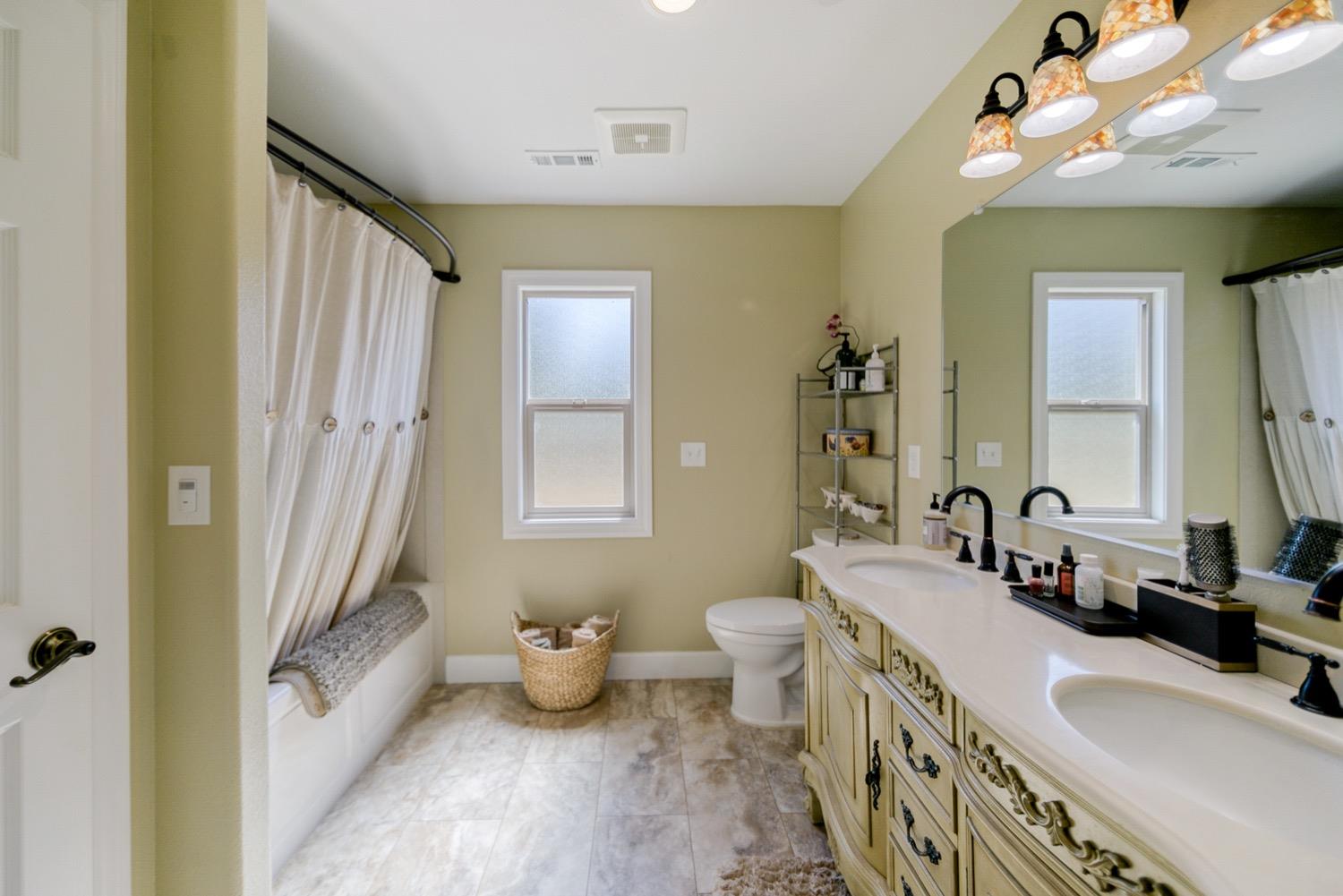 Detail Gallery Image 10 of 22 For 22270 E Oly Way, Red Bluff,  CA 96080 - 3 Beds | 2 Baths