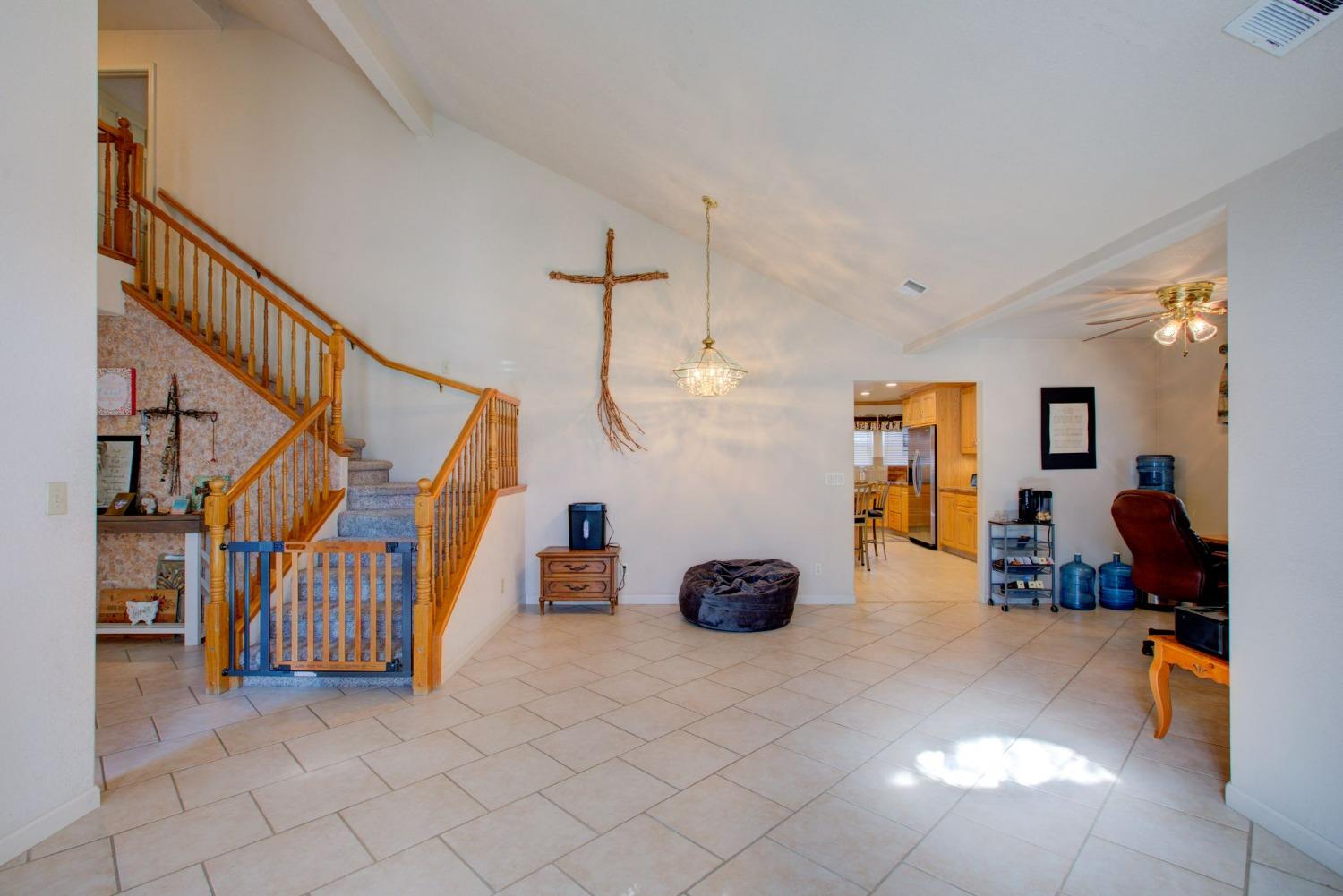 Detail Gallery Image 32 of 53 For 1922 Rainier Dr, Los Banos,  CA 93635 - 5 Beds | 2/1 Baths