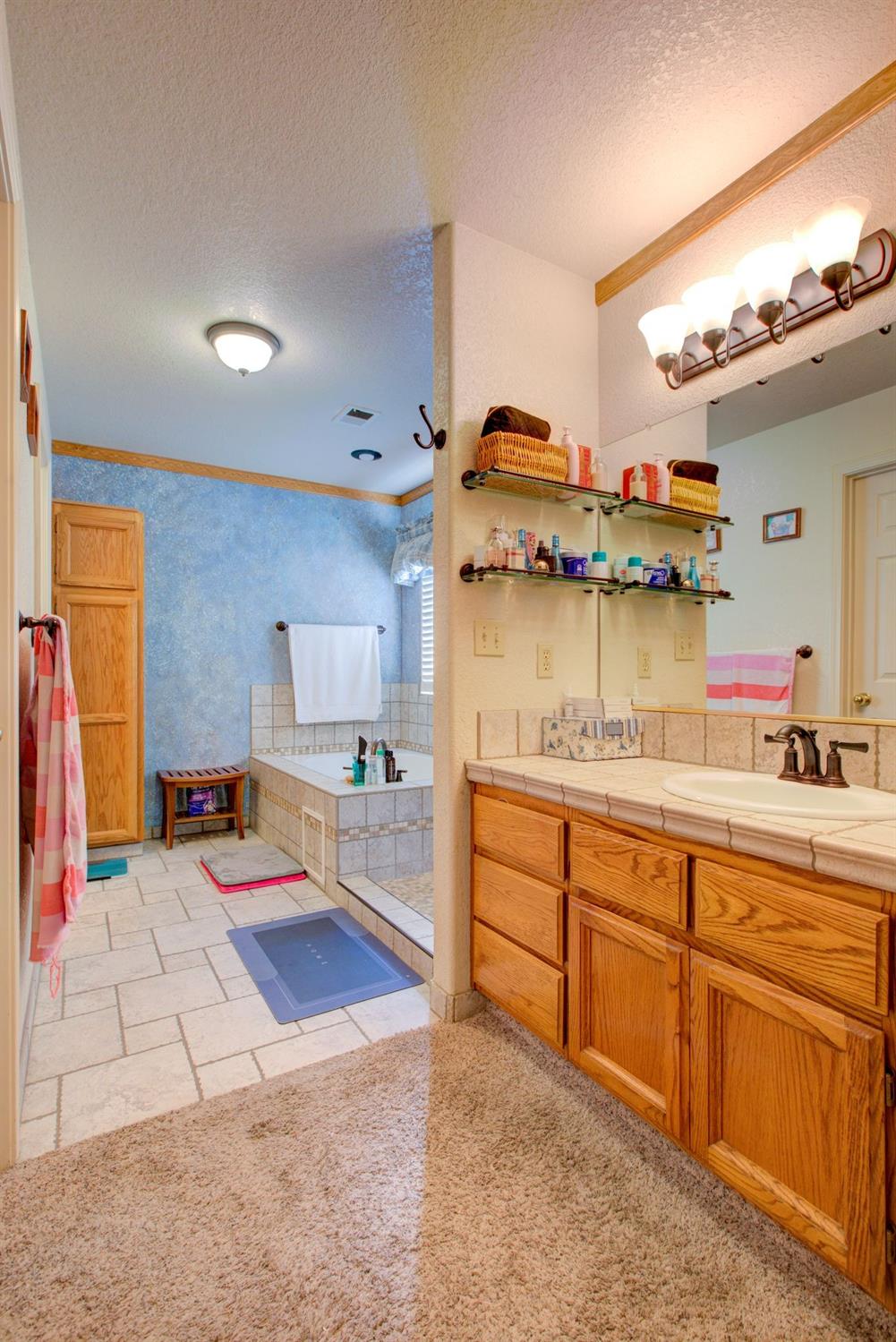 Detail Gallery Image 26 of 53 For 1922 Rainier Dr, Los Banos,  CA 93635 - 5 Beds | 2/1 Baths