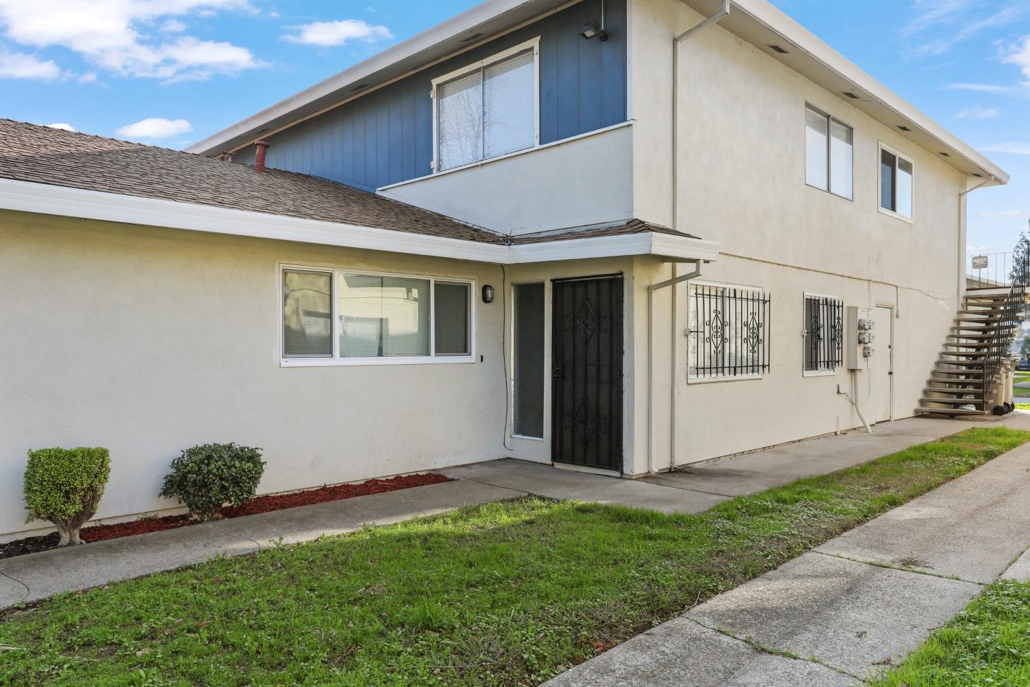 Photo of 7384 Franklin Blvd #2 in Sacramento, CA