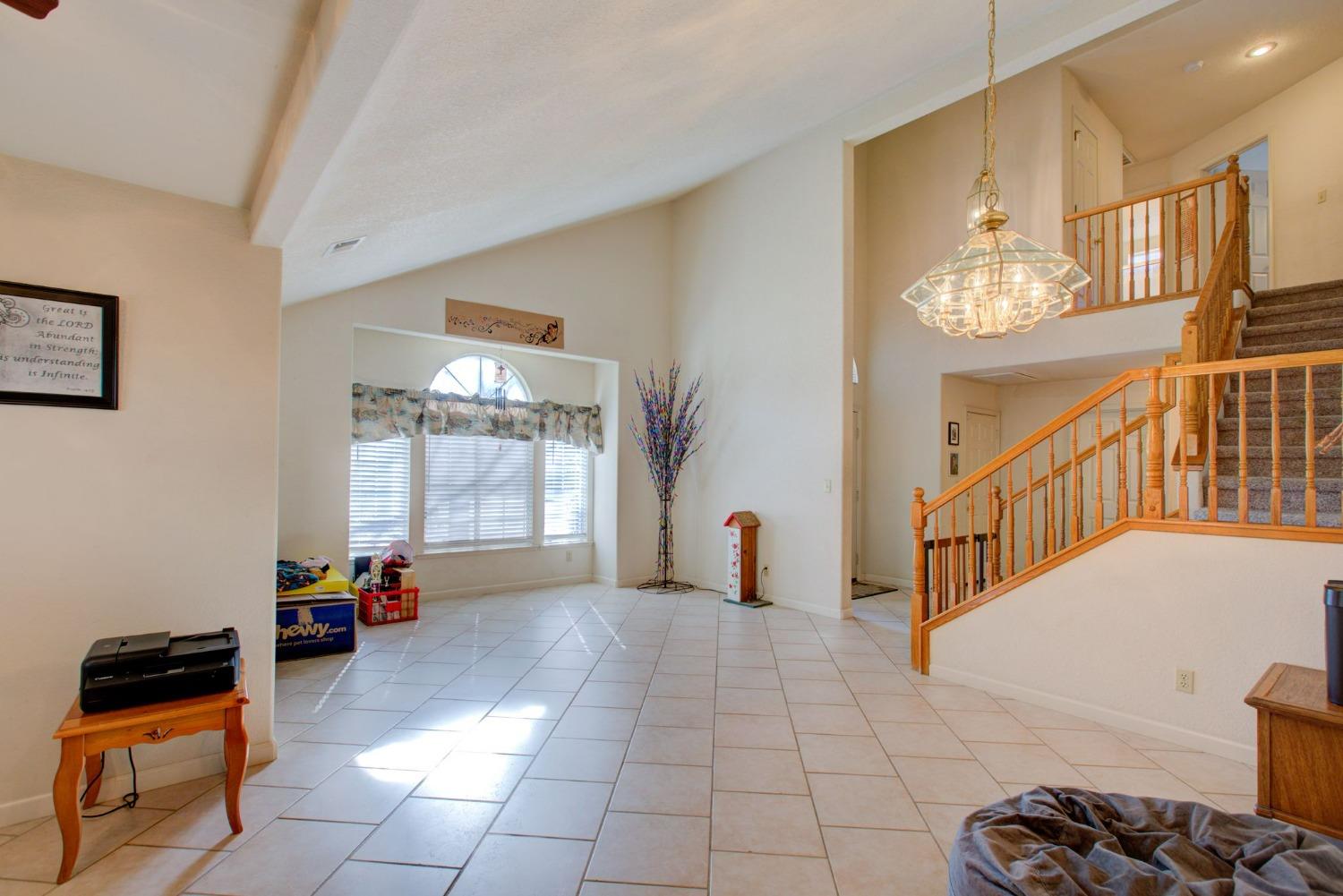 Detail Gallery Image 38 of 53 For 1922 Rainier Dr, Los Banos,  CA 93635 - 5 Beds | 2/1 Baths