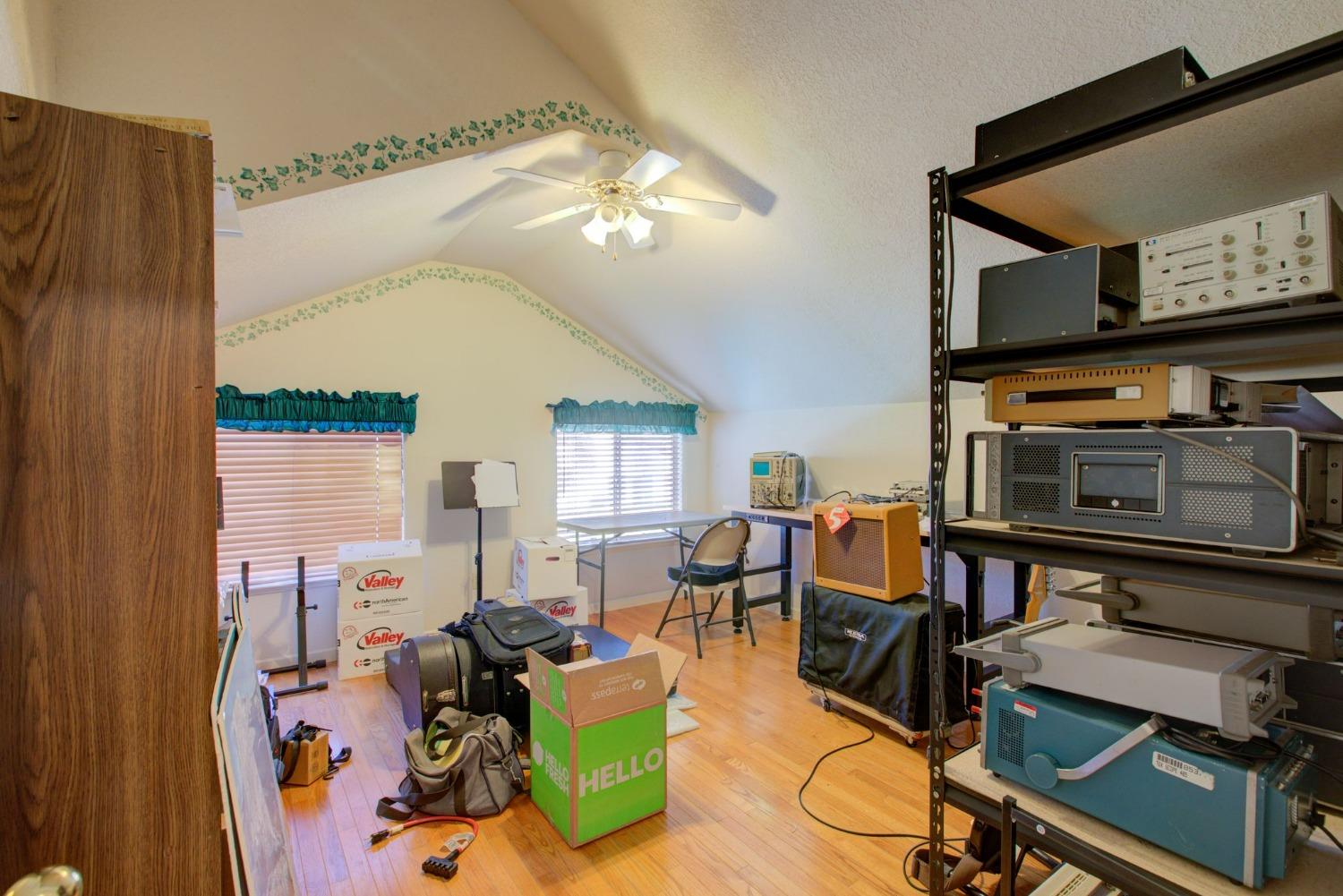 Detail Gallery Image 45 of 53 For 1922 Rainier Dr, Los Banos,  CA 93635 - 5 Beds | 2/1 Baths