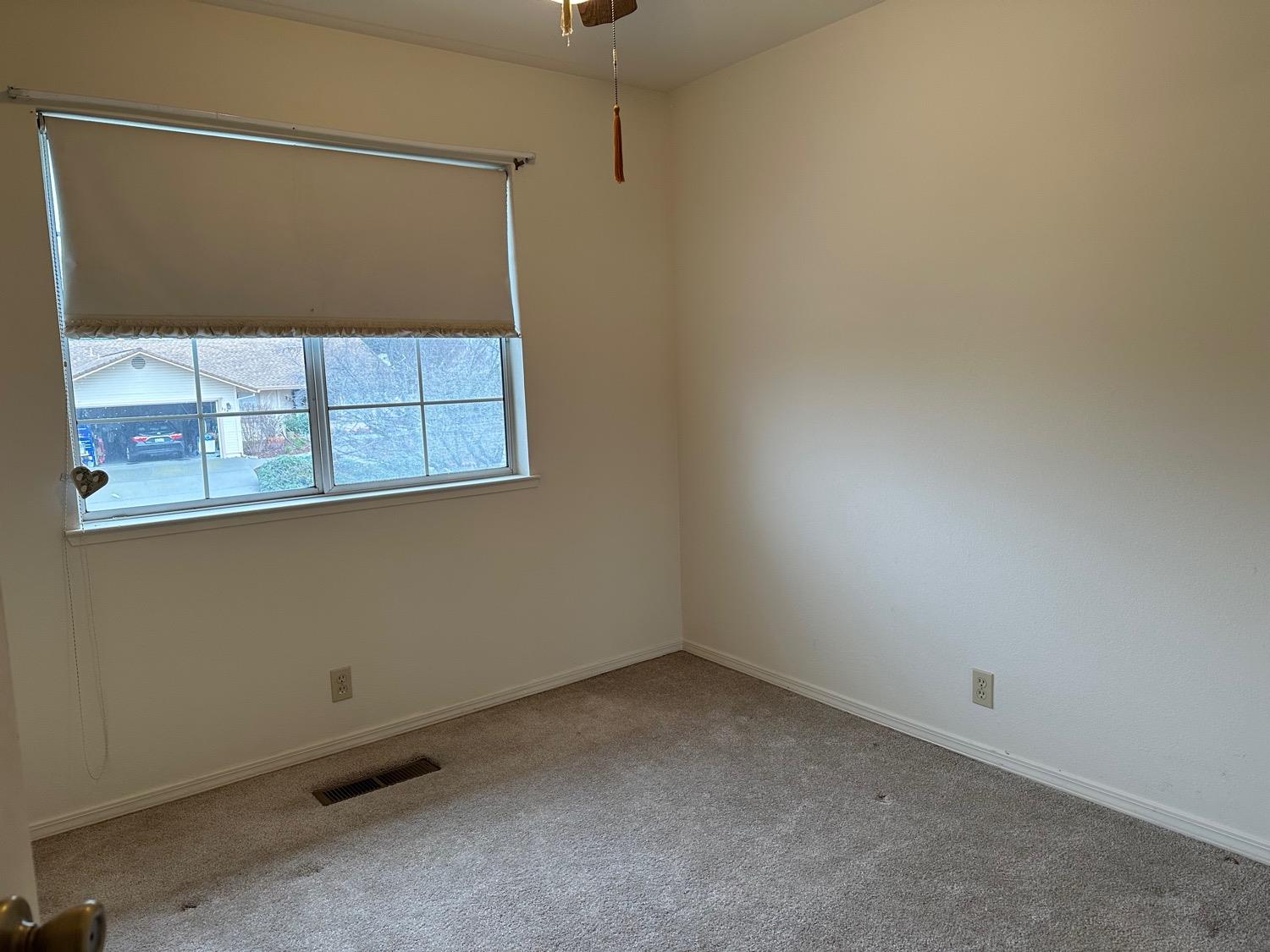 Detail Gallery Image 11 of 24 For 1158 Jonathan Ct, Red Bluff,  CA 96080 - 3 Beds | 2/1 Baths