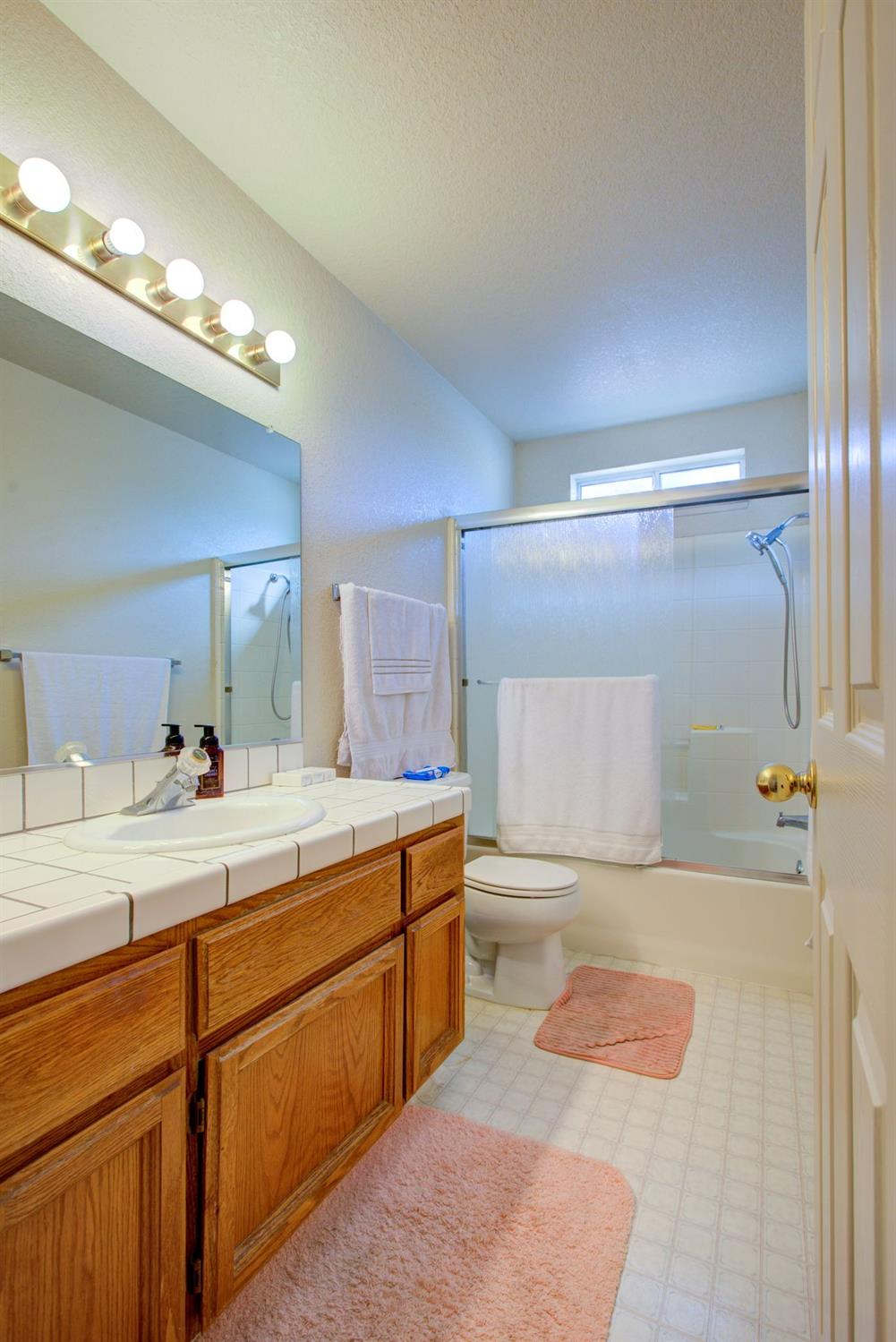 Detail Gallery Image 48 of 53 For 1922 Rainier Dr, Los Banos,  CA 93635 - 5 Beds | 2/1 Baths