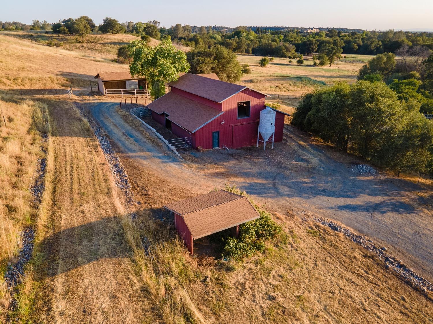 Photo of 6300 La Vista Dr in Loomis, CA