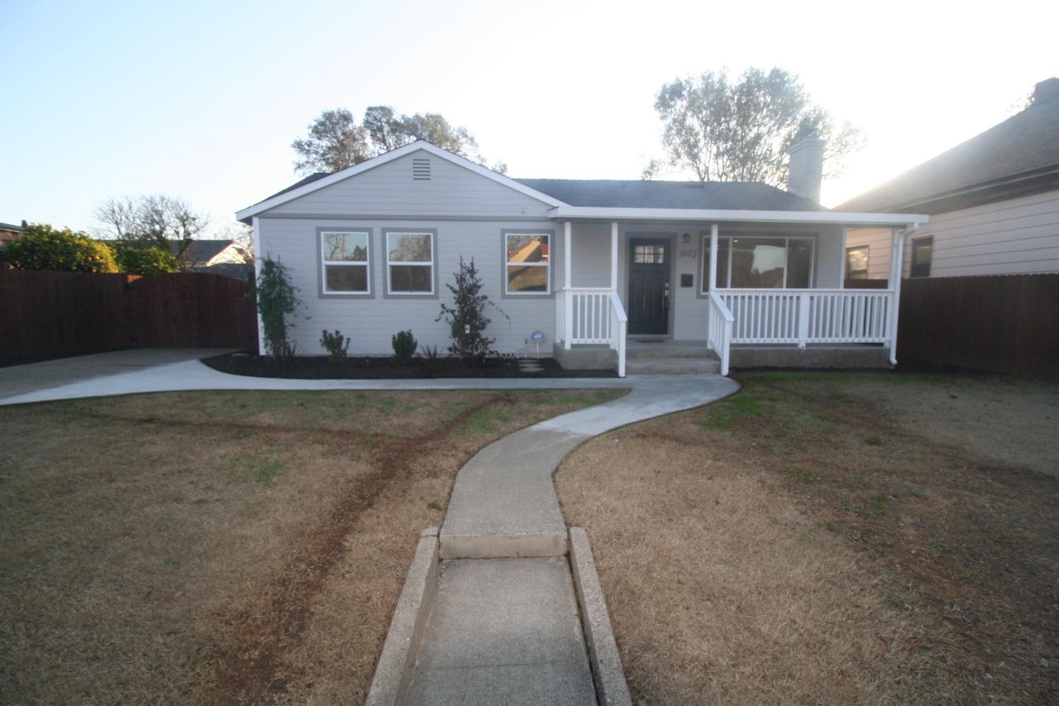 Photo of 3972 1st Ave in Sacramento, CA