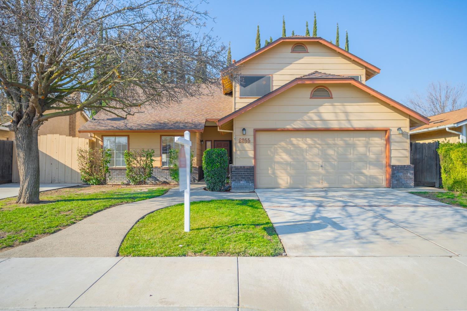 Detail Gallery Image 1 of 1 For 2055 Smokey Dr, Los Banos,  CA 93635 - 5 Beds | 2/1 Baths