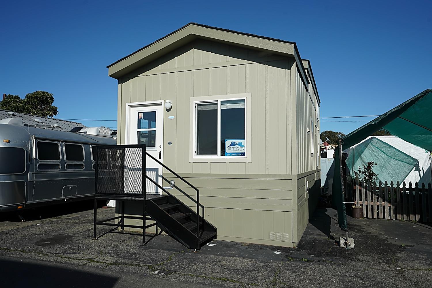 Photo of 2425 Church Ln #35 in San Pablo, CA