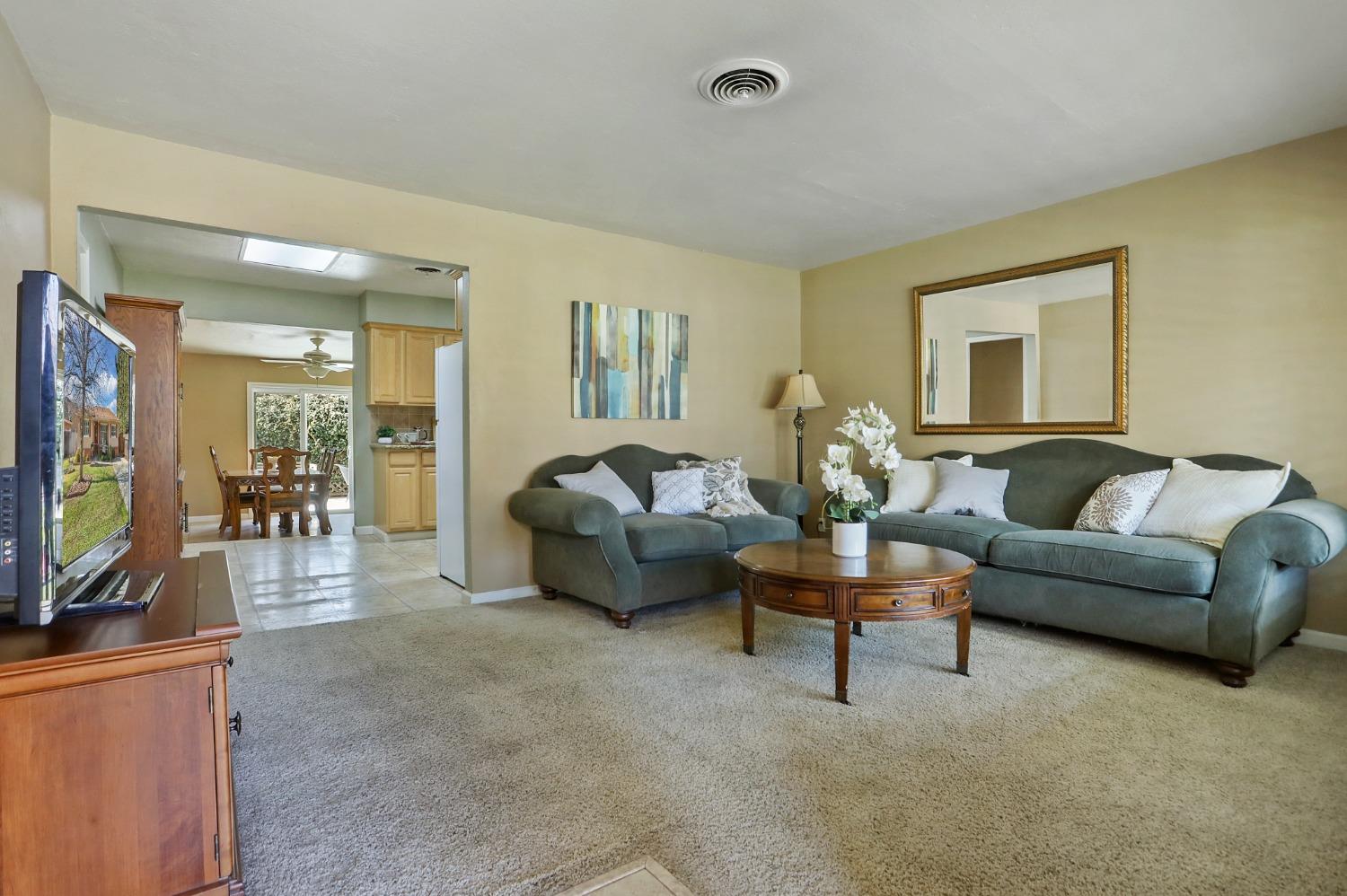 Detail Gallery Image 6 of 55 For 9715 Leland Way, Stockton,  CA 95212 - 3 Beds | 2 Baths