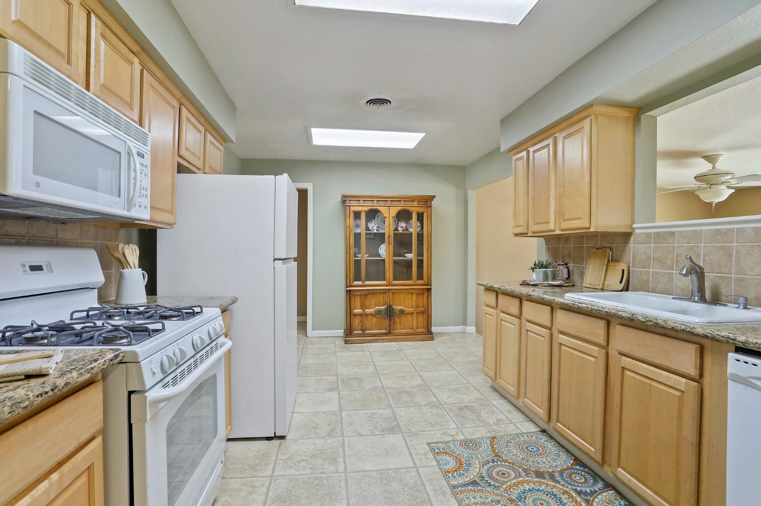 Detail Gallery Image 12 of 55 For 9715 Leland Way, Stockton,  CA 95212 - 3 Beds | 2 Baths