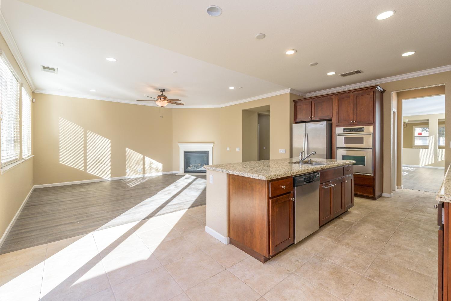 Detail Gallery Image 11 of 44 For 4003 St Remy Ct, Merced,  CA 95348 - 3 Beds | 2/1 Baths