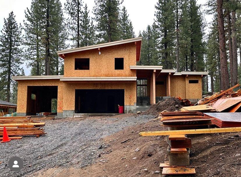 Photo of 11401 Golden Pine Rd in Truckee, CA