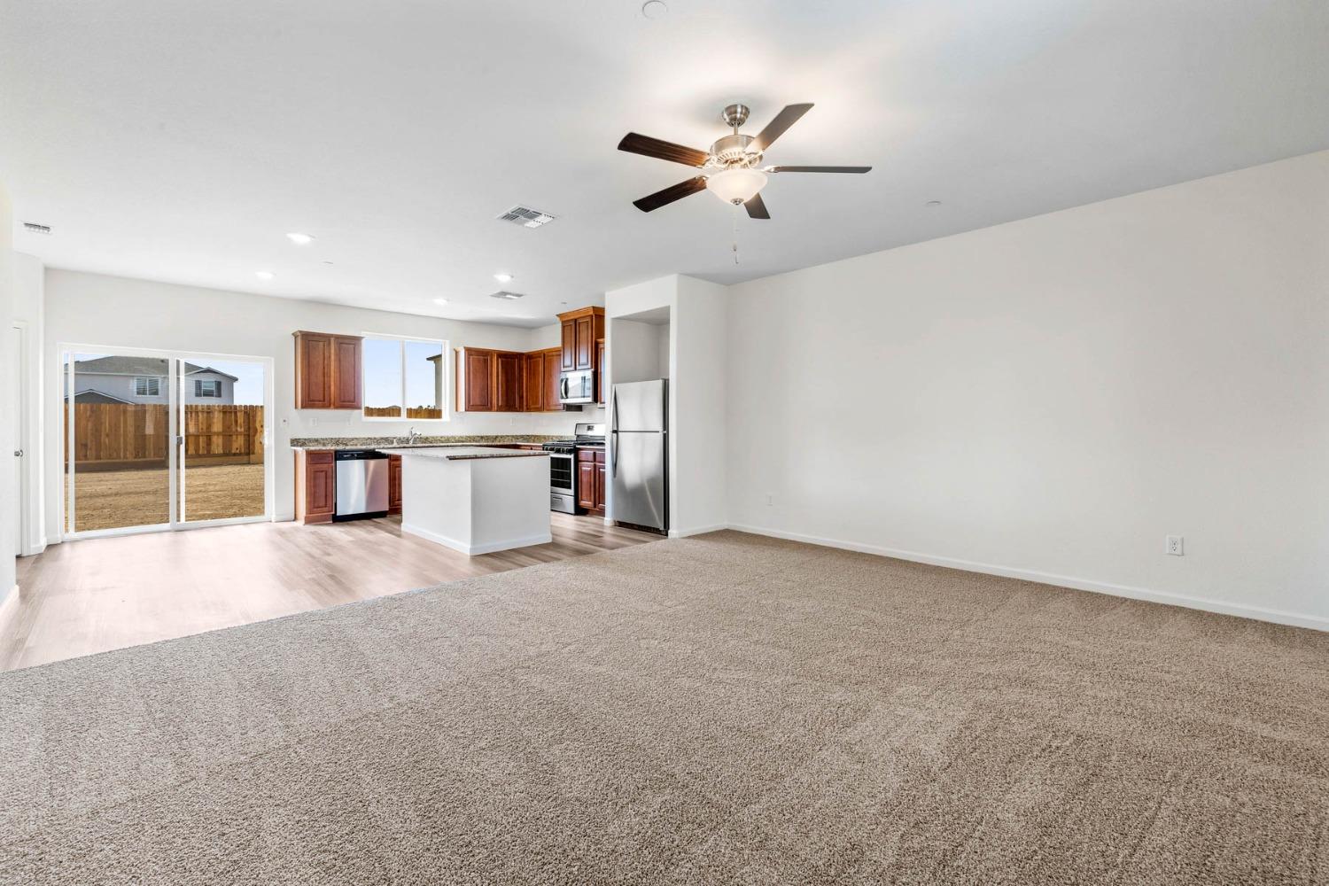 Detail Gallery Image 3 of 16 For 10548 Skynyrd Way, Stockton,  CA 95212 - 4 Beds | 2/1 Baths