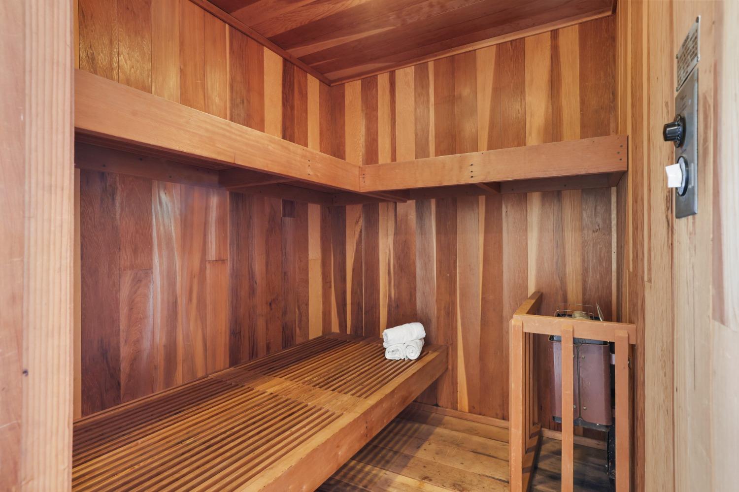 Detail Gallery Image 17 of 99 For 1 Kite Hill Rd, Santa Cruz,  CA 95060 - 3 Beds | 3/1 Baths