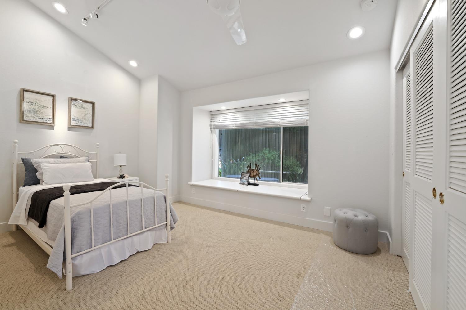 Detail Gallery Image 61 of 99 For 1 Kite Hill Rd, Santa Cruz,  CA 95060 - 3 Beds | 3/1 Baths