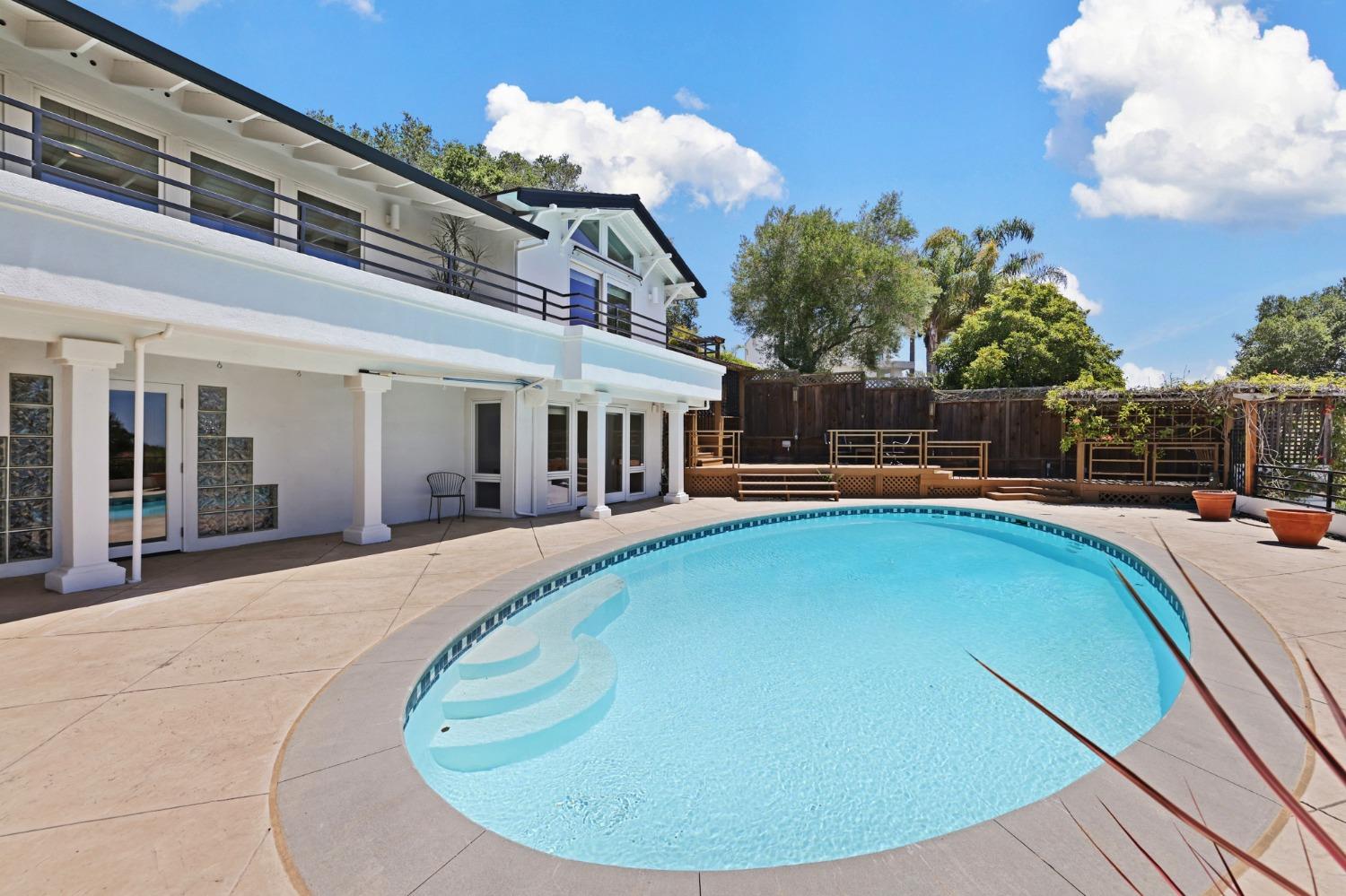 Detail Gallery Image 92 of 99 For 1 Kite Hill Rd, Santa Cruz,  CA 95060 - 3 Beds | 3/1 Baths