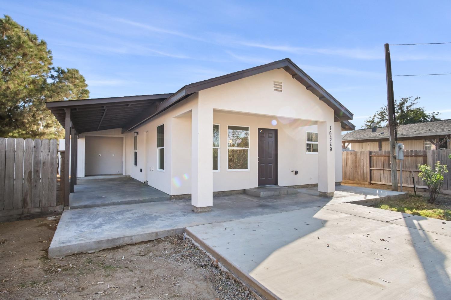 Detail Gallery Image 2 of 26 For 16525 Oak St, Delhi,  CA 95315 - 3 Beds | 1 Baths