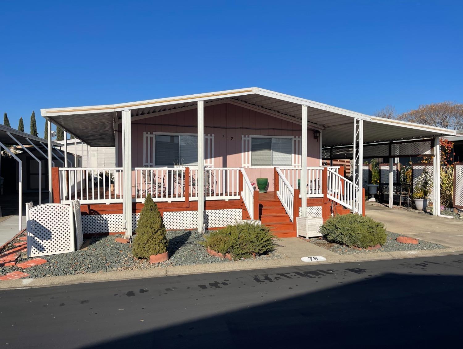 Photo of 79 Bainbrook St in Sacramento, CA