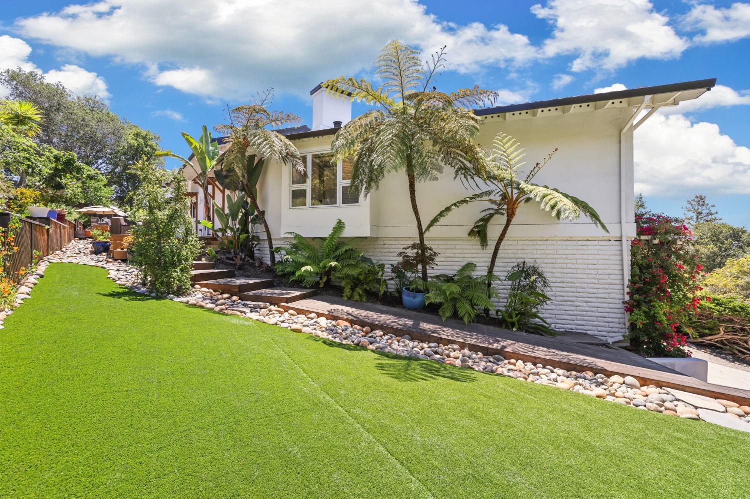 Detail Gallery Image 89 of 99 For 1 Kite Hill Rd, Santa Cruz,  CA 95060 - 3 Beds | 3/1 Baths