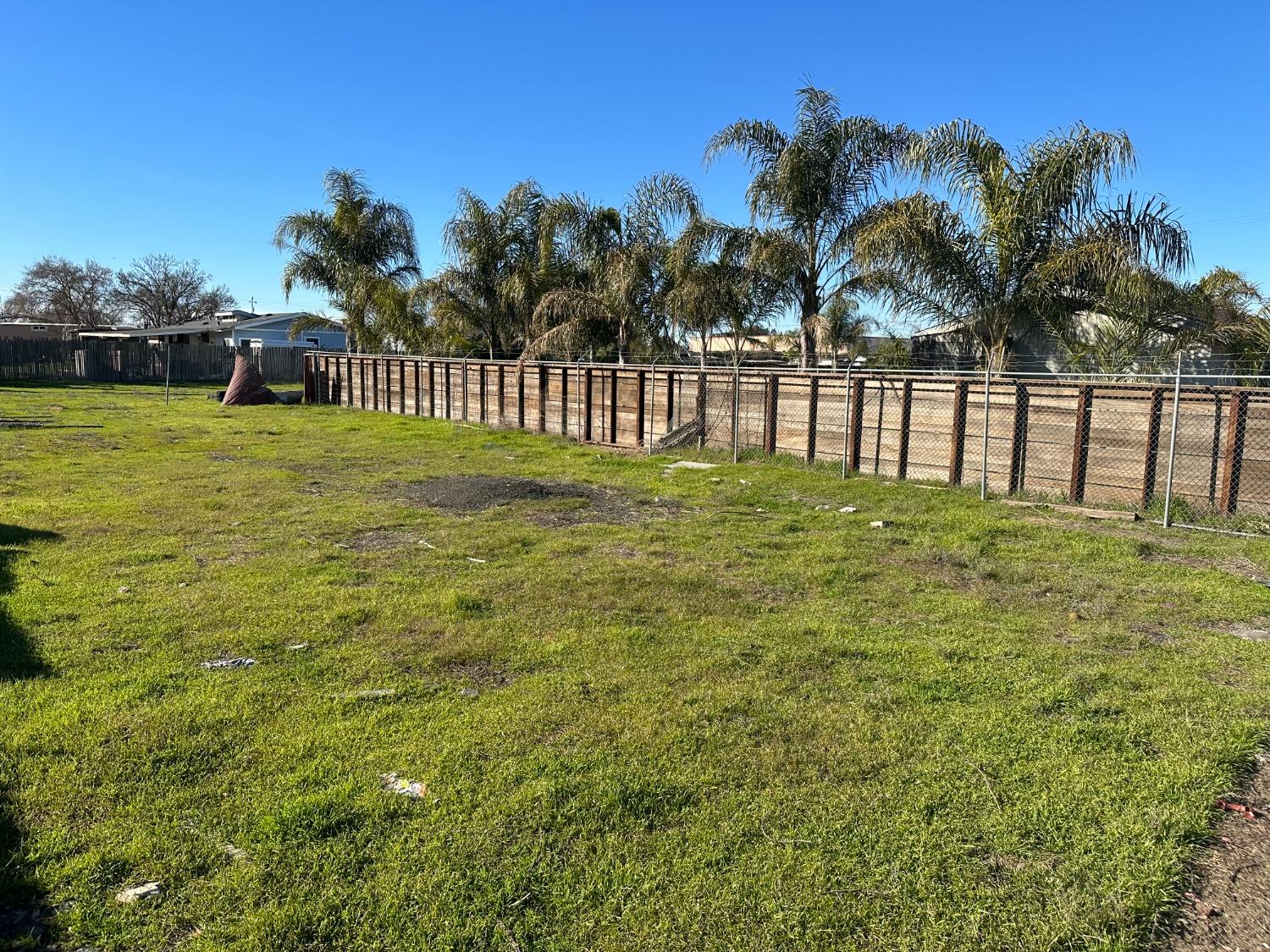Photo of 1784 Park St in Lathrop, CA