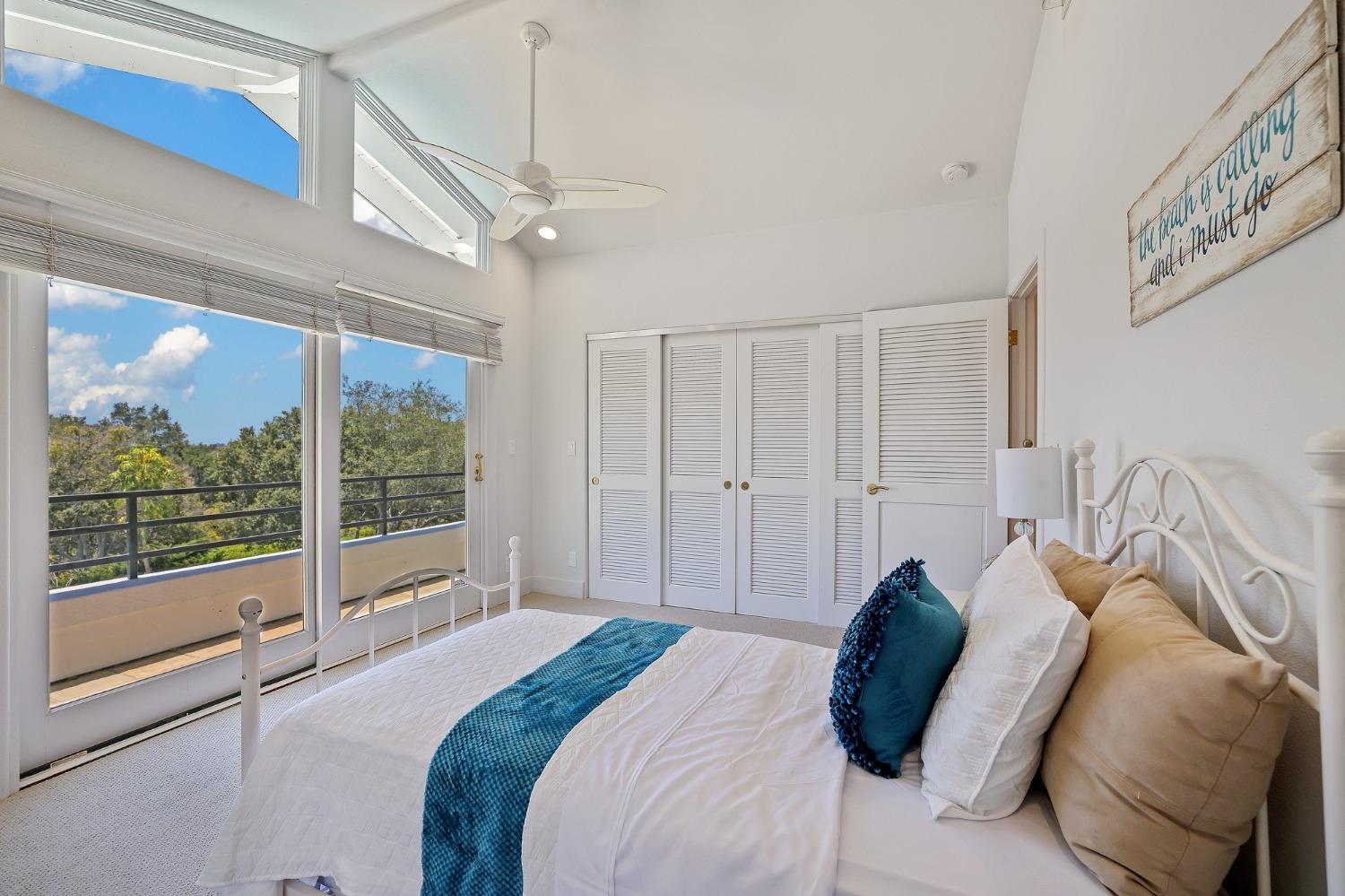 Detail Gallery Image 60 of 99 For 1 Kite Hill Rd, Santa Cruz,  CA 95060 - 3 Beds | 3/1 Baths