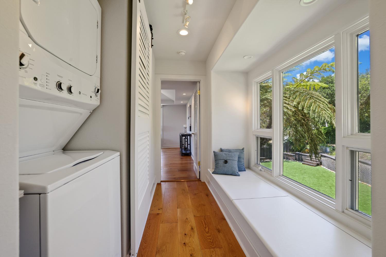 Detail Gallery Image 47 of 99 For 1 Kite Hill Rd, Santa Cruz,  CA 95060 - 3 Beds | 3/1 Baths