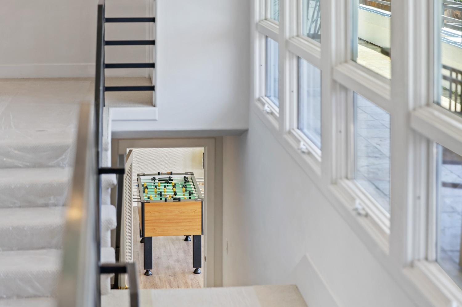 Detail Gallery Image 65 of 99 For 1 Kite Hill Rd, Santa Cruz,  CA 95060 - 3 Beds | 3/1 Baths