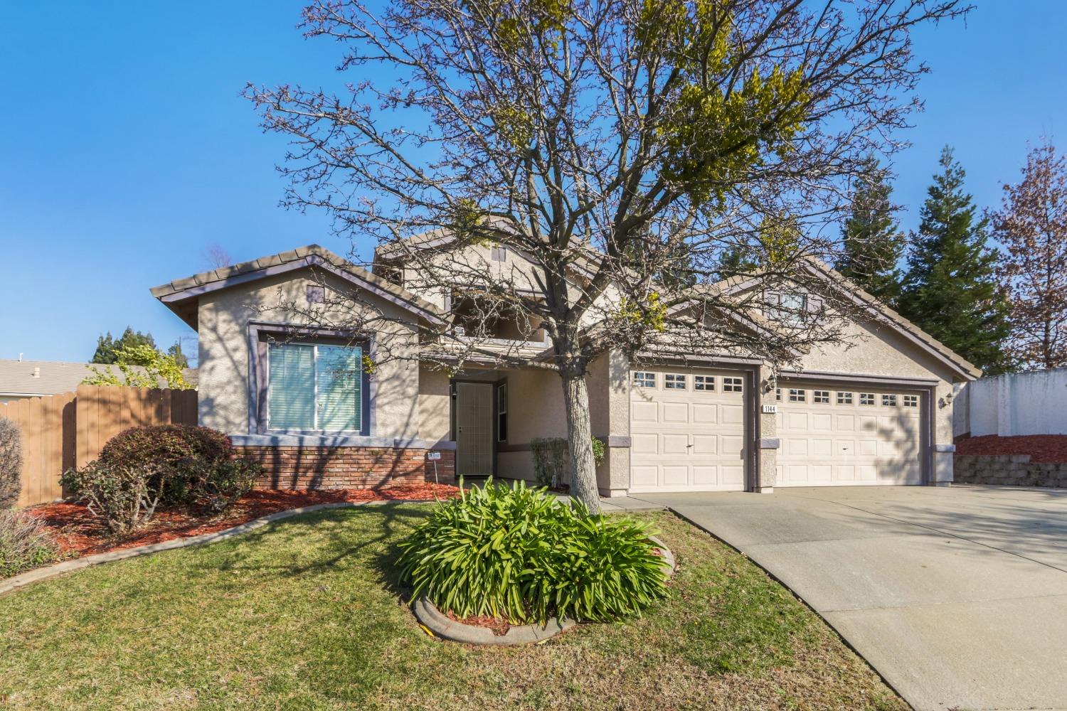 Photo of 1144 Gillen Ct in Folsom, CA