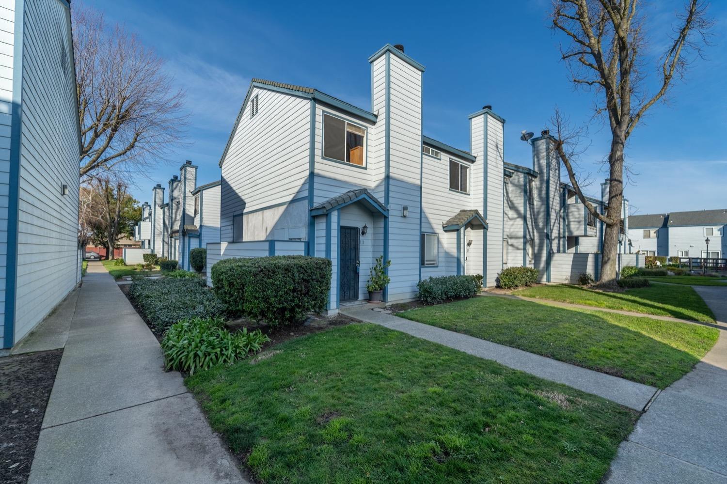 Detail Gallery Image 1 of 1 For 445 Almond Dr #111,  Lodi,  CA 95240 - 2 Beds | 1 Baths