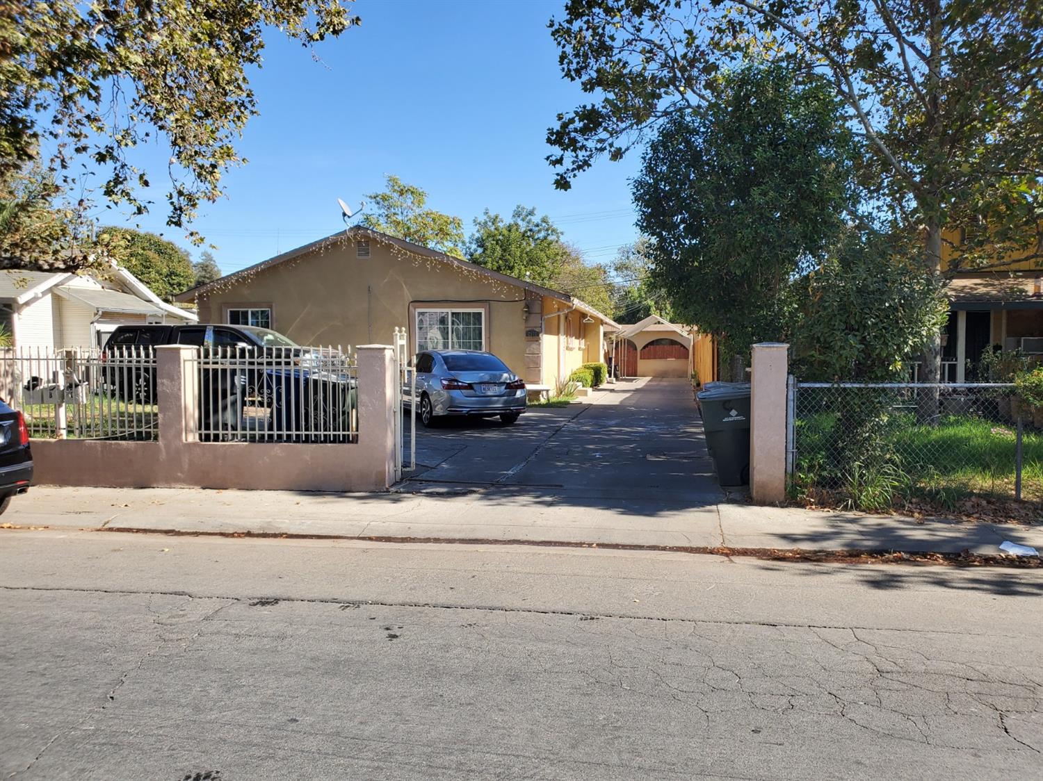 Photo of 2372 Beaumont St in Sacramento, CA
