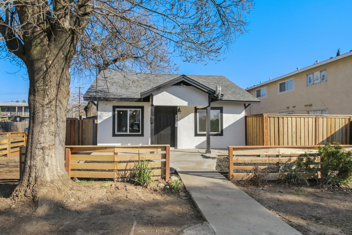 Photo of 2296 Grove Ave in Sacramento, CA