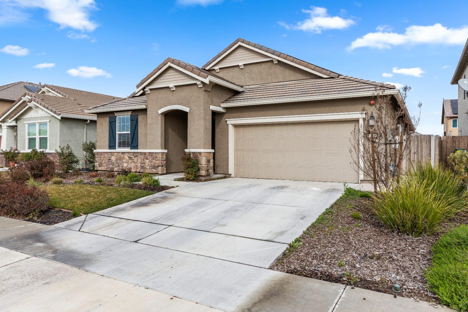 Detail Gallery Image 2 of 38 For 3145 Lennon Way, Stockton,  CA 95212 - 3 Beds | 2 Baths
