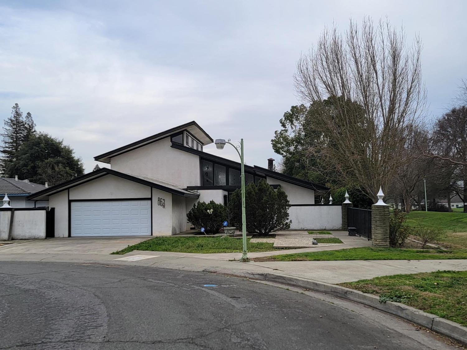 Sacramento - MCM Fixer Upper