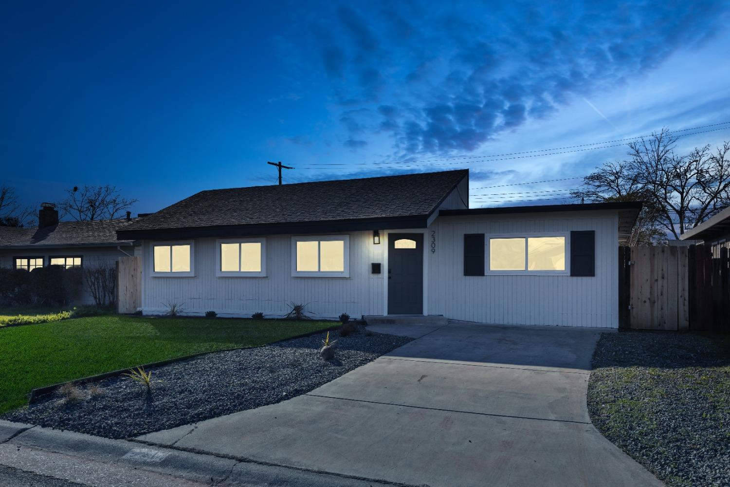 Photo of 2309 Barcelona Wy in Sacramento, CA