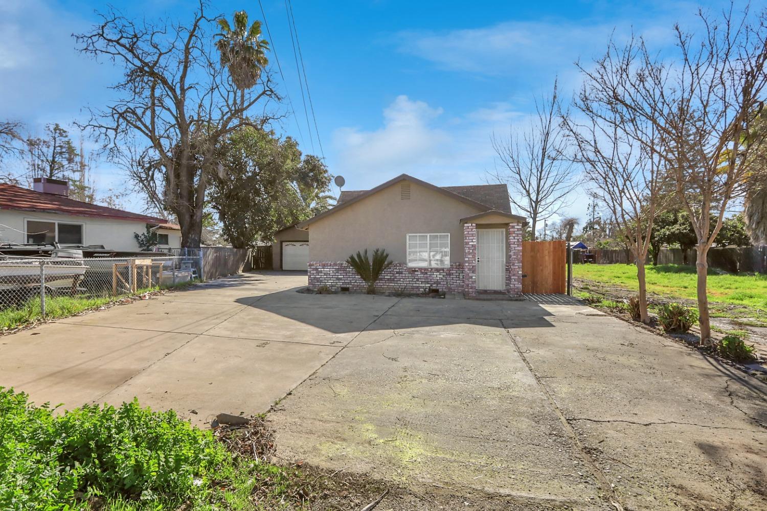 Photo of 2358 Elm St in Live Oak, CA
