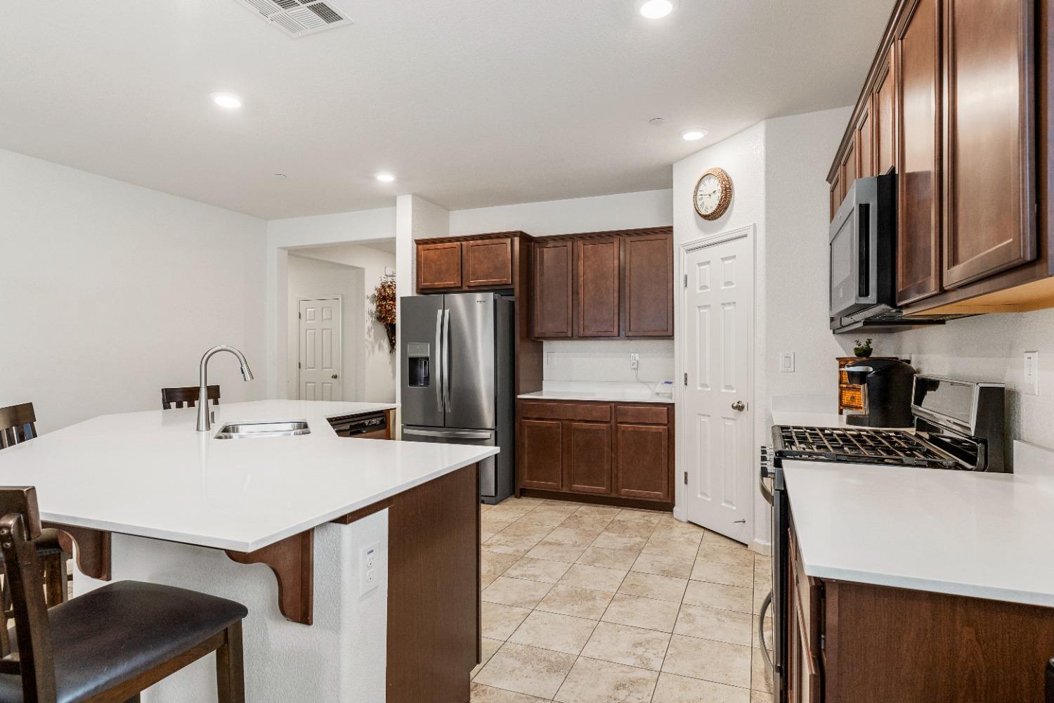 Detail Gallery Image 10 of 38 For 3145 Lennon Way, Stockton,  CA 95212 - 3 Beds | 2 Baths