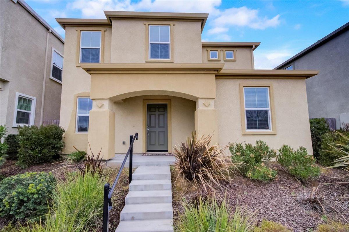 Photo of 7859 Alpine Willow Ln in Sacramento, CA