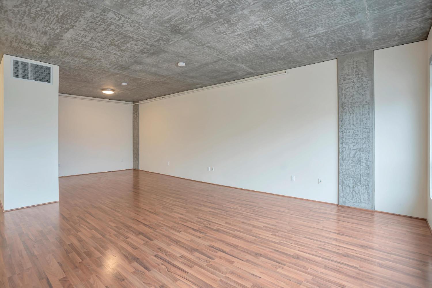 Photo #15: 223009796 Listing: Photo #15