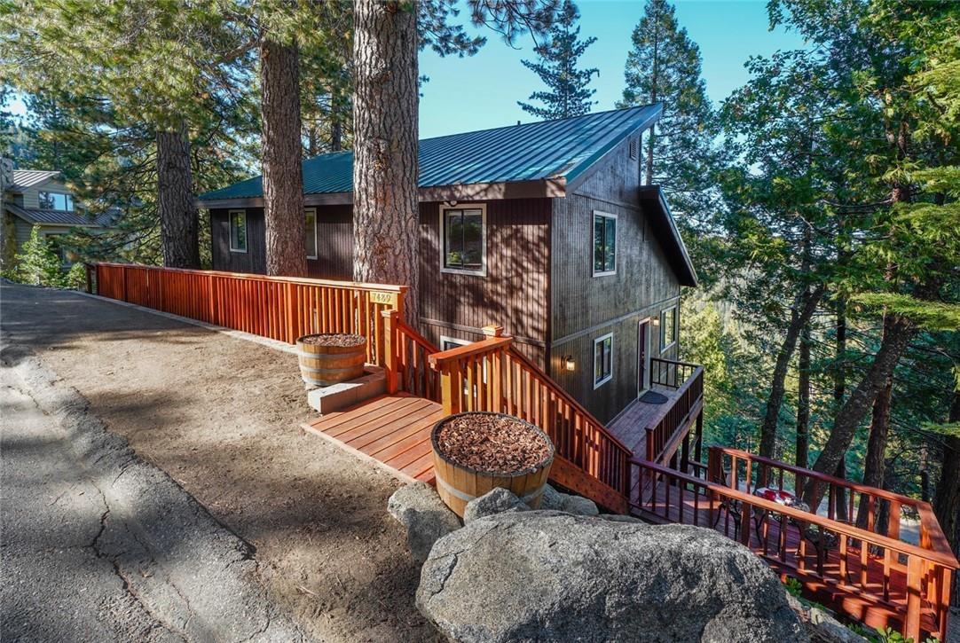 Photo of 7489 Henness Ridge Rd in Yosemite National Par, CA