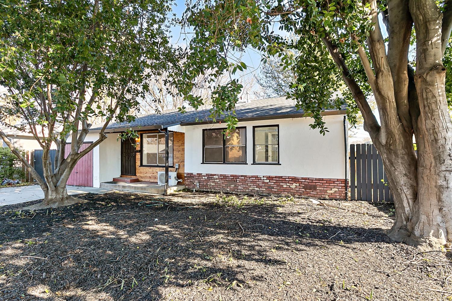 Photo of 615 Poplar Ave in West Sacramento, CA
