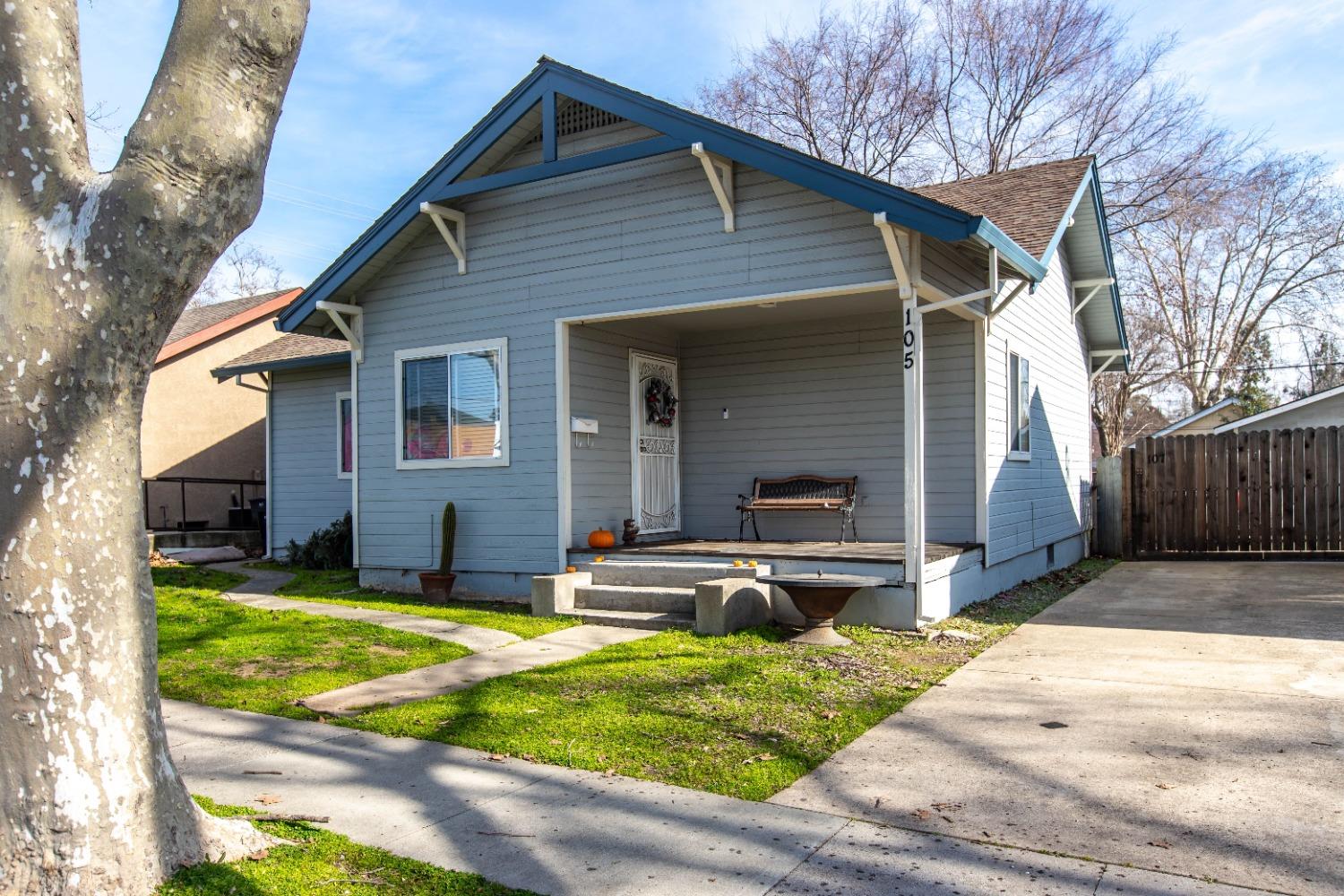105 Clinton Avenue, Roseville, CA 95678