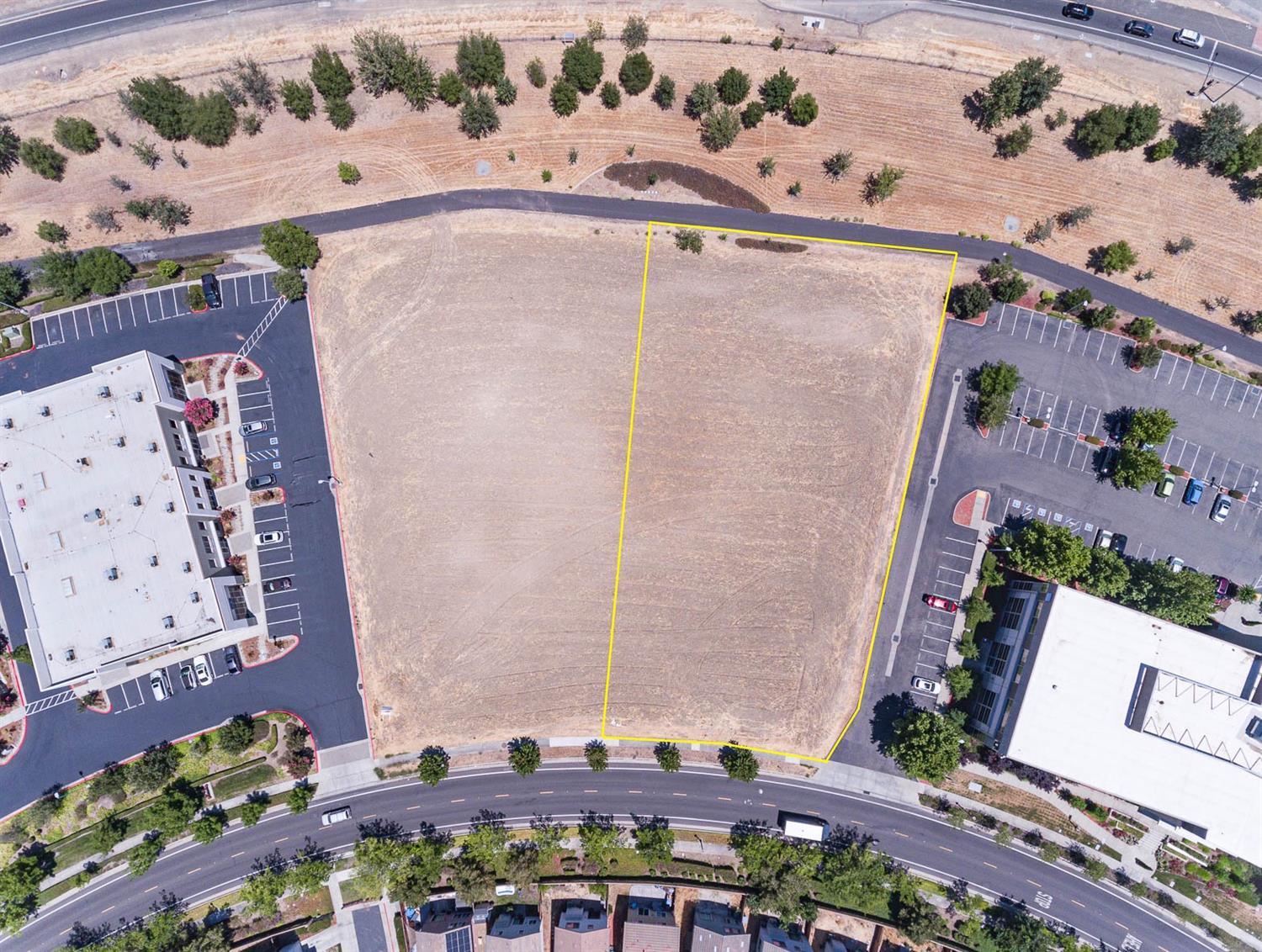Photo of 4560 Duckhorn Dr in Sacramento, CA