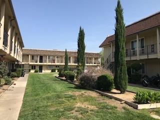 Photo of 2421 Country Club Blvd #D-35 in Stockton, CA