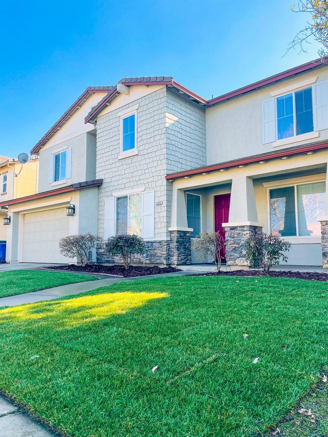 Photo of 1220 Avignon Dr in Merced, CA