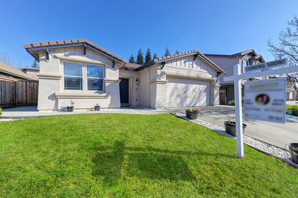 Photo of 2103 Arnold Dr in Rocklin, CA