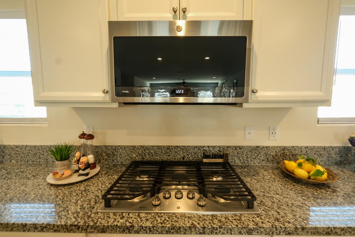 Detail Gallery Image 12 of 40 For 550 Betten St, Los Banos,  CA 93635 - 2 Beds | 2 Baths