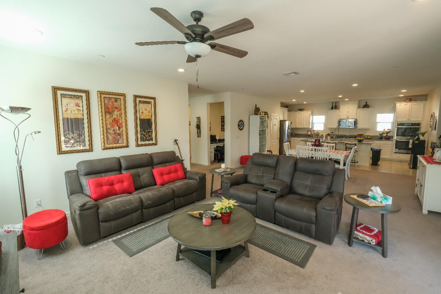 Detail Gallery Image 8 of 40 For 550 Betten St, Los Banos,  CA 93635 - 2 Beds | 2 Baths