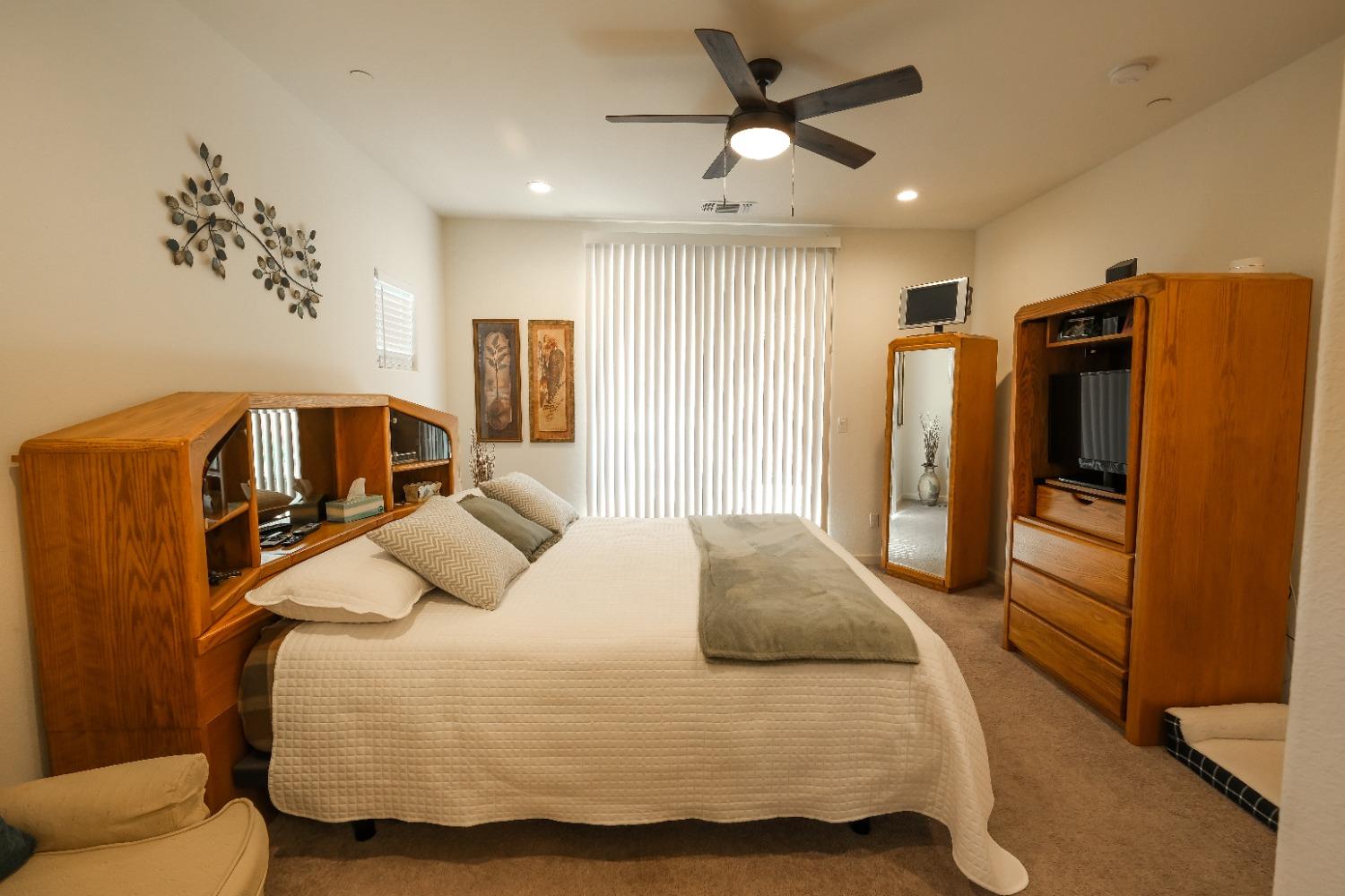 Detail Gallery Image 24 of 40 For 550 Betten St, Los Banos,  CA 93635 - 2 Beds | 2 Baths